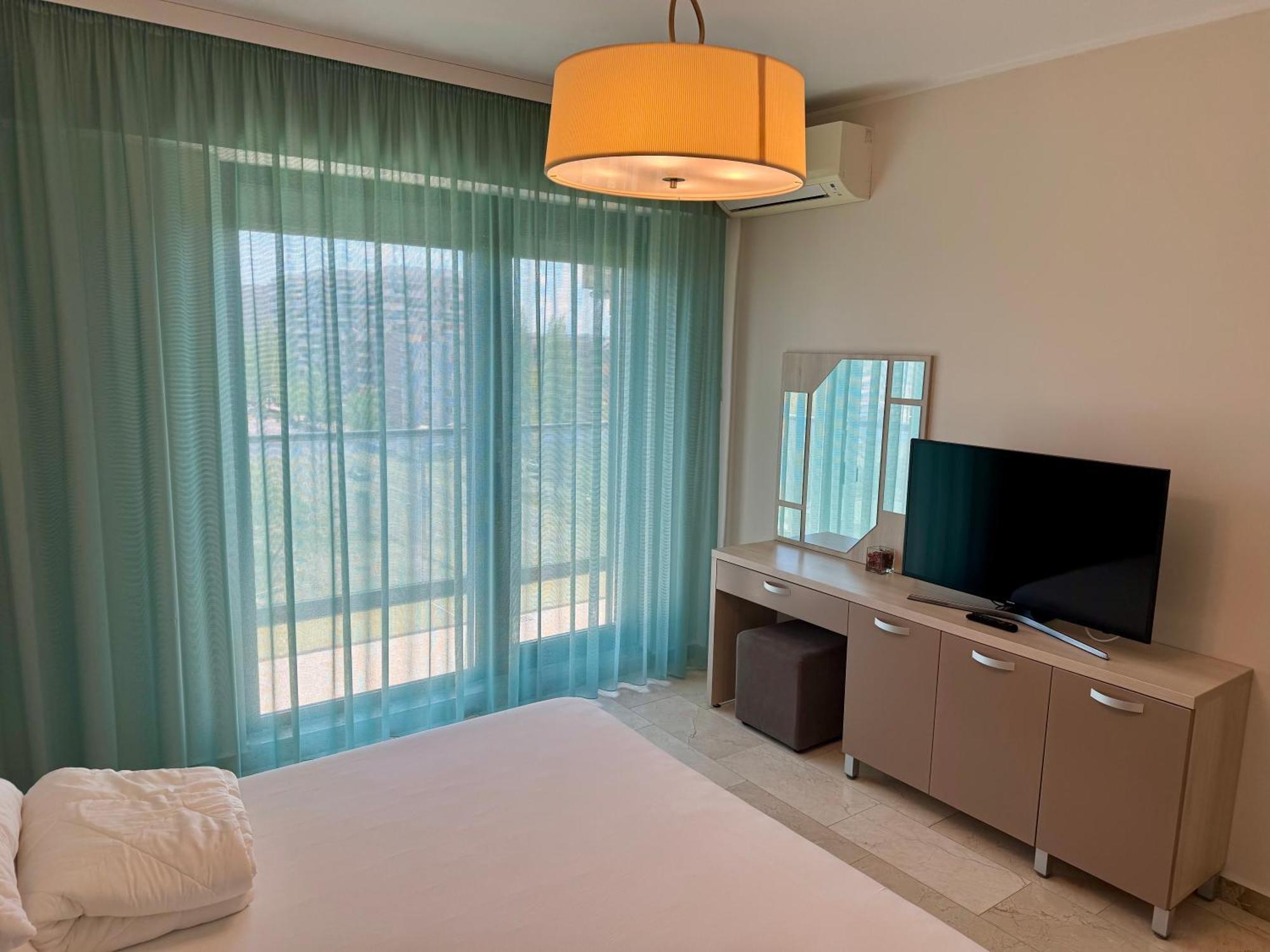 Sophia 3 Luxury Apartments ママイア 部屋 写真